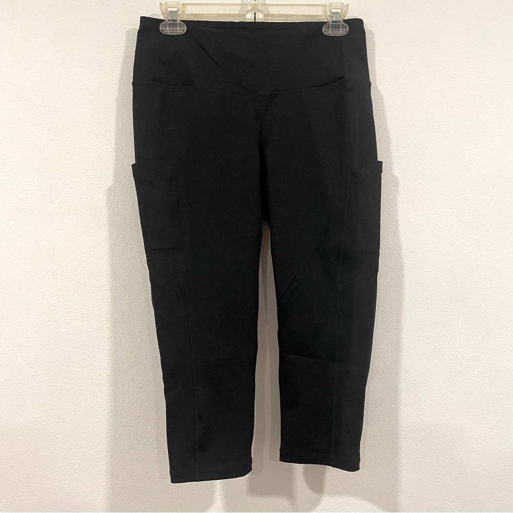 TORRID BLACK WICKING CAPRI ACTIVE LEGGING WITH POCKETS Plus Size 0